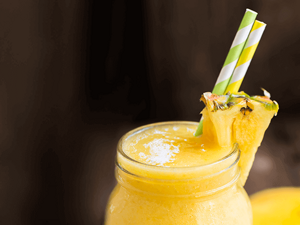 Granizado de Frutas Exóticas com Cubos de Cacau Granizado de Frutas Exóticas com Cubos de Cacau