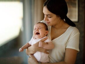bebé a chorar