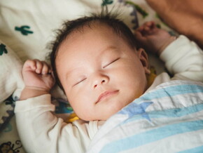 O que fazer para o bebé dormir bem?
