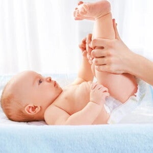 cuidados recem nascido muda de fralda bebe recem nascido