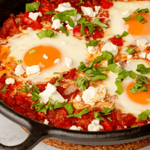 Ovo Escalfado com Arroz de Tomate Ovo Escalfado com Arroz de Tomate