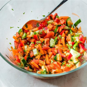 Salada de Cenoura Ralada com Laranja: Uma Receita Deliciosa para Partilhar em Família Salada de Cenoura Ralada com Laranja: Uma Receita Deliciosa para Partilhar em Família