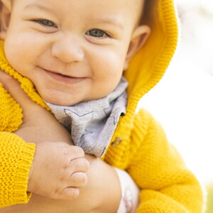 Mãe confiante com o seu bebé