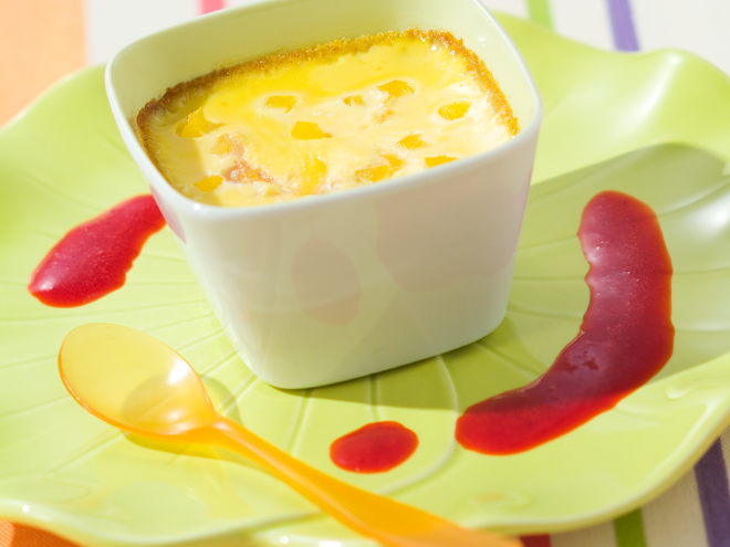 Flan de Alperce com Calda de Framboesa Flan de Alperce com Calda de Framboesa