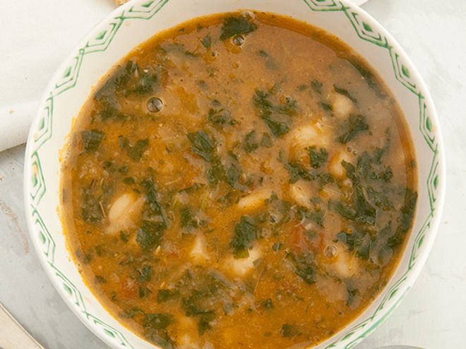 Sopa de Feijão com Couve Branca